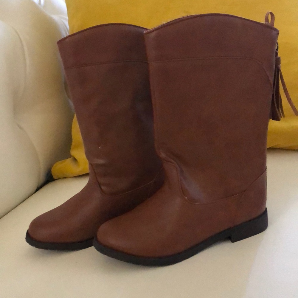 Brown boots